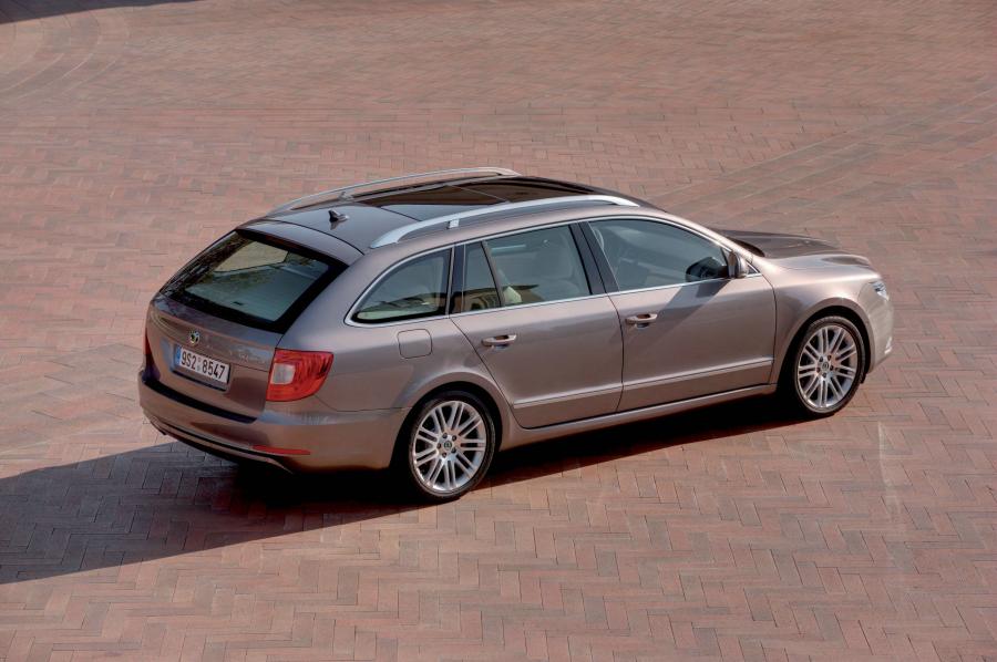  Skoda Superb Combi 2009 года  (фото 54 из 74)